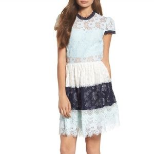 👗NWT👗Beautiful FOXIEDOX Backless Lace Dress